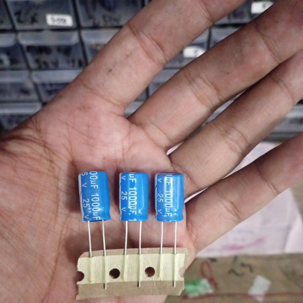 Elco 1000uf 25v Kapasitor elco 1000uf 25v Original