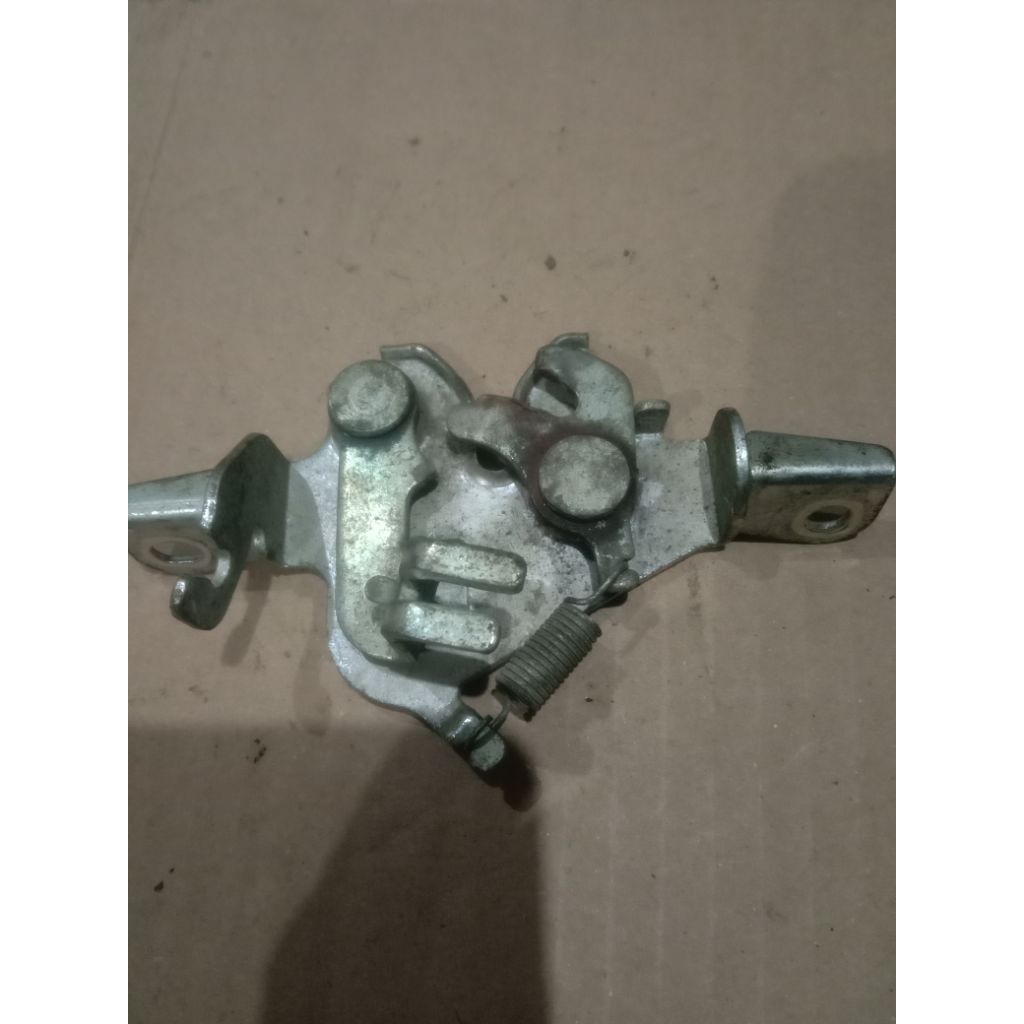 ENGSEL LAWAN JOK ,JOK BELAKANG VARIO 125 KZR.OLD ORIGINAL COPOTAN MOTOR