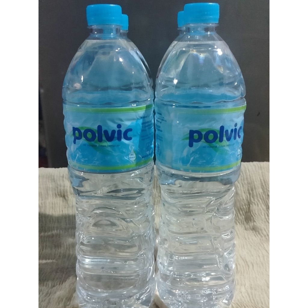 

Air Mineral POLVIC 1500 Ml murah / Aqua air mineral kemasan botol / harga satuan