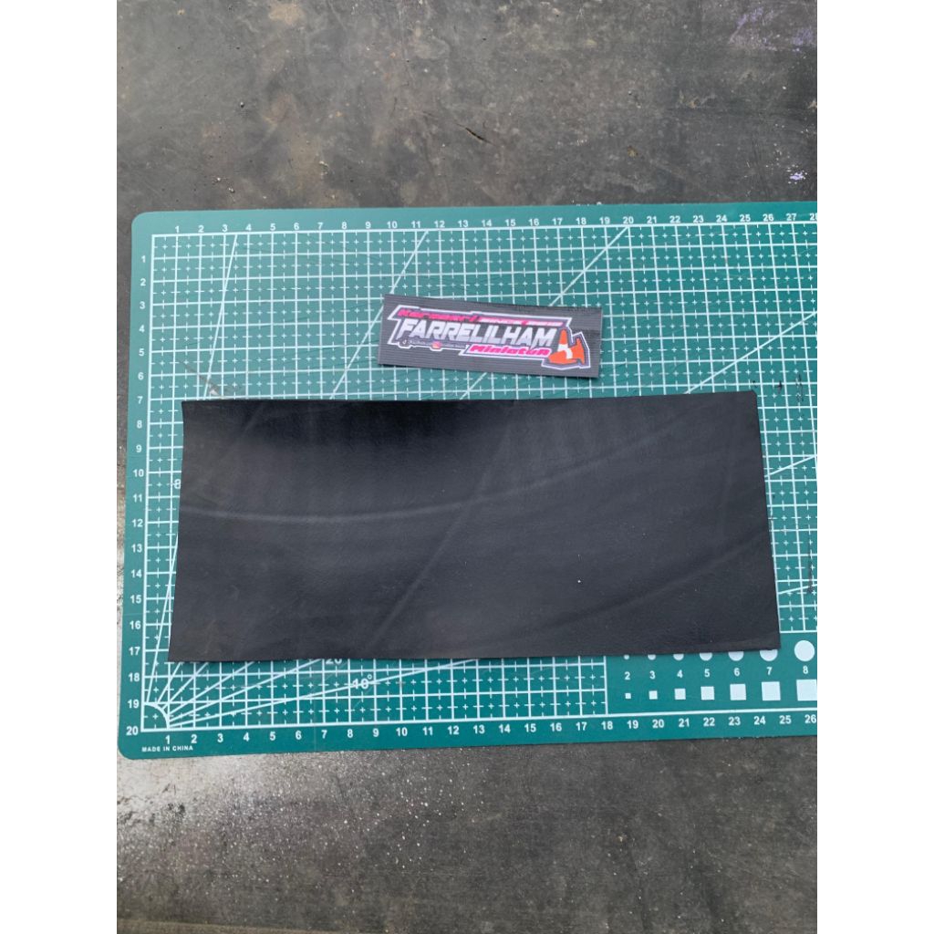 Karpet Lumpur Miniatur Truk Plastik dan L300