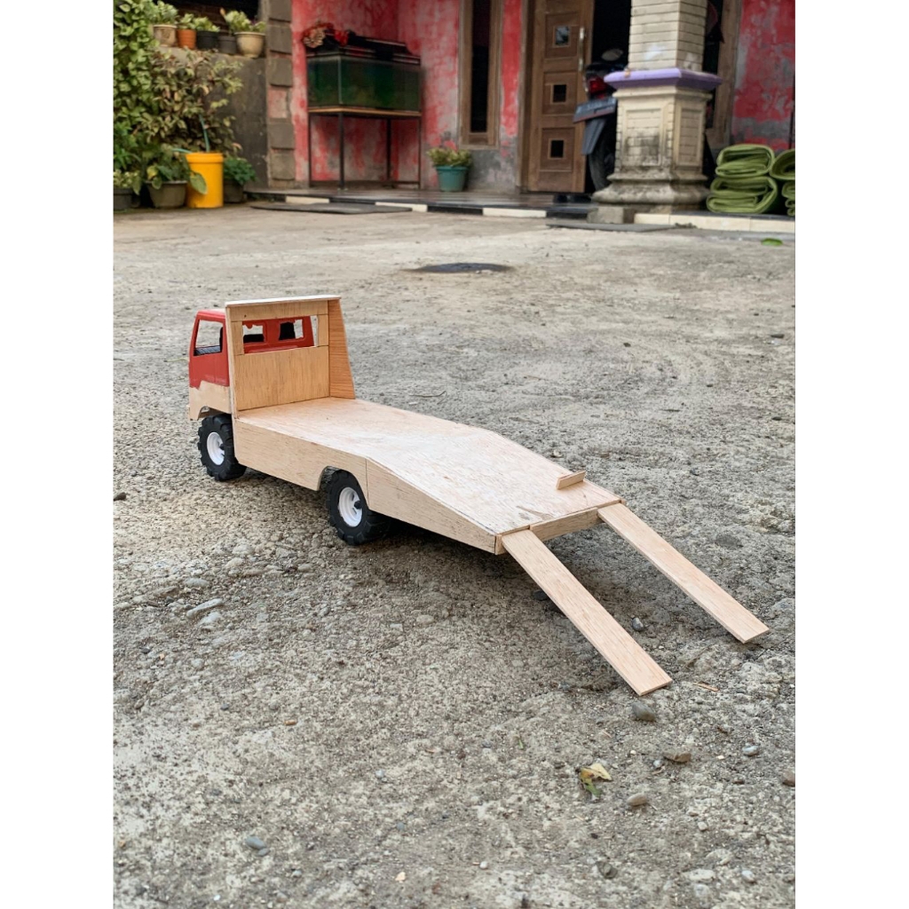 Miniatur Truk plastik towing style