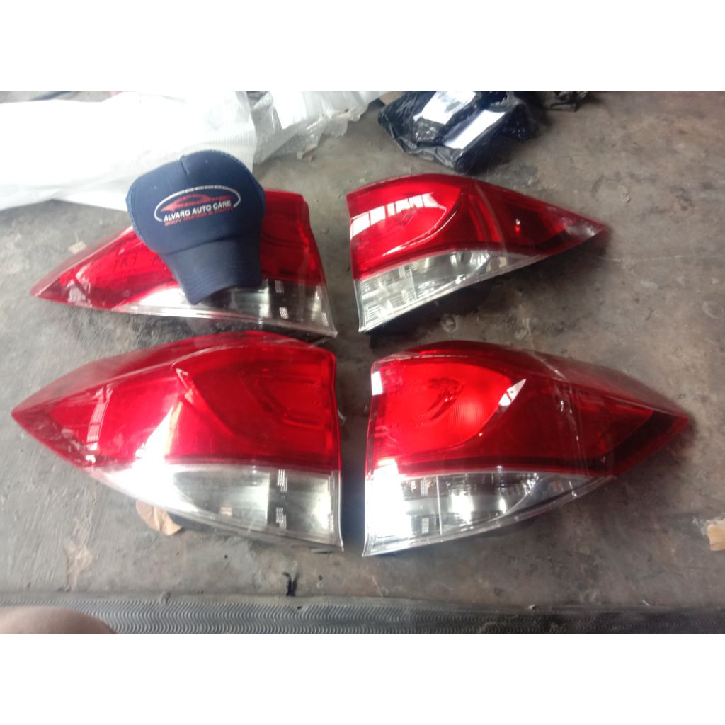 stoplamp lampu belakang Mobilio E/RS original