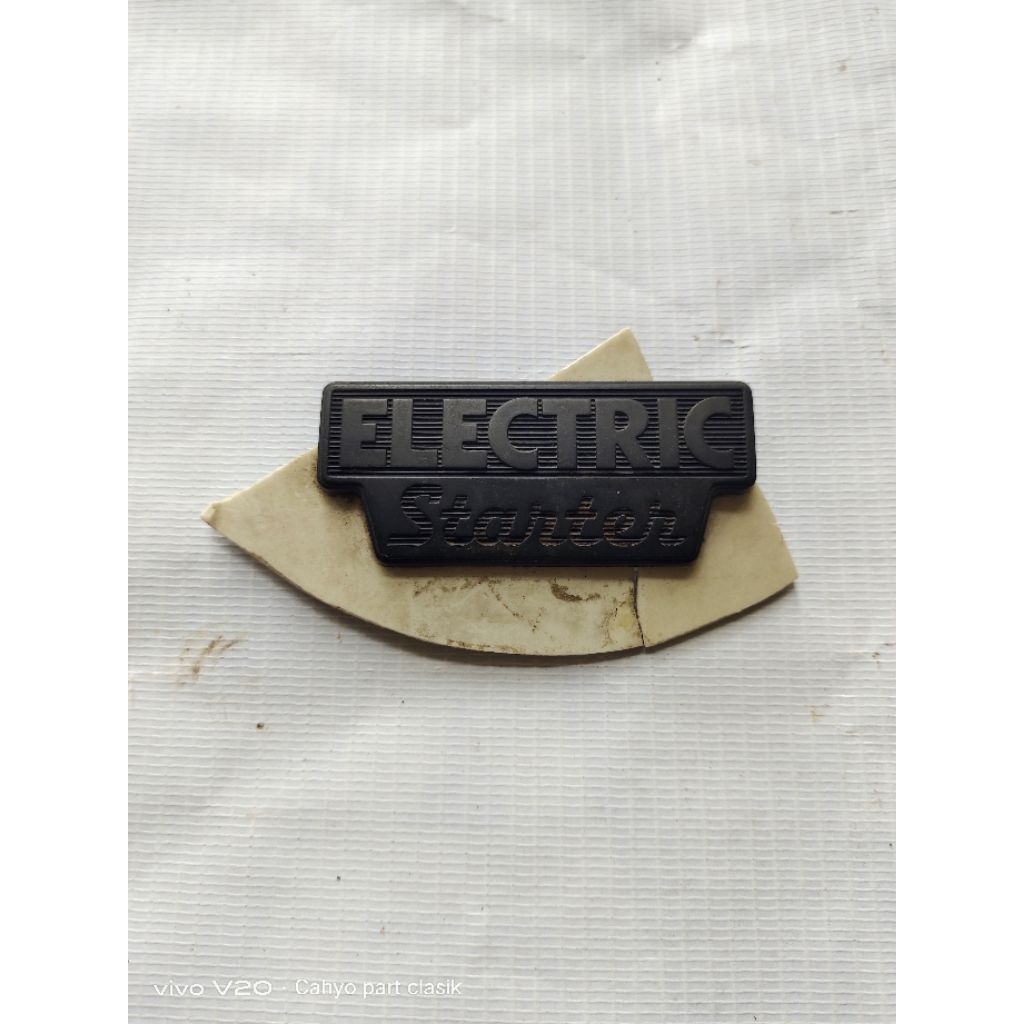 Emblem sayap Suzuki rc100