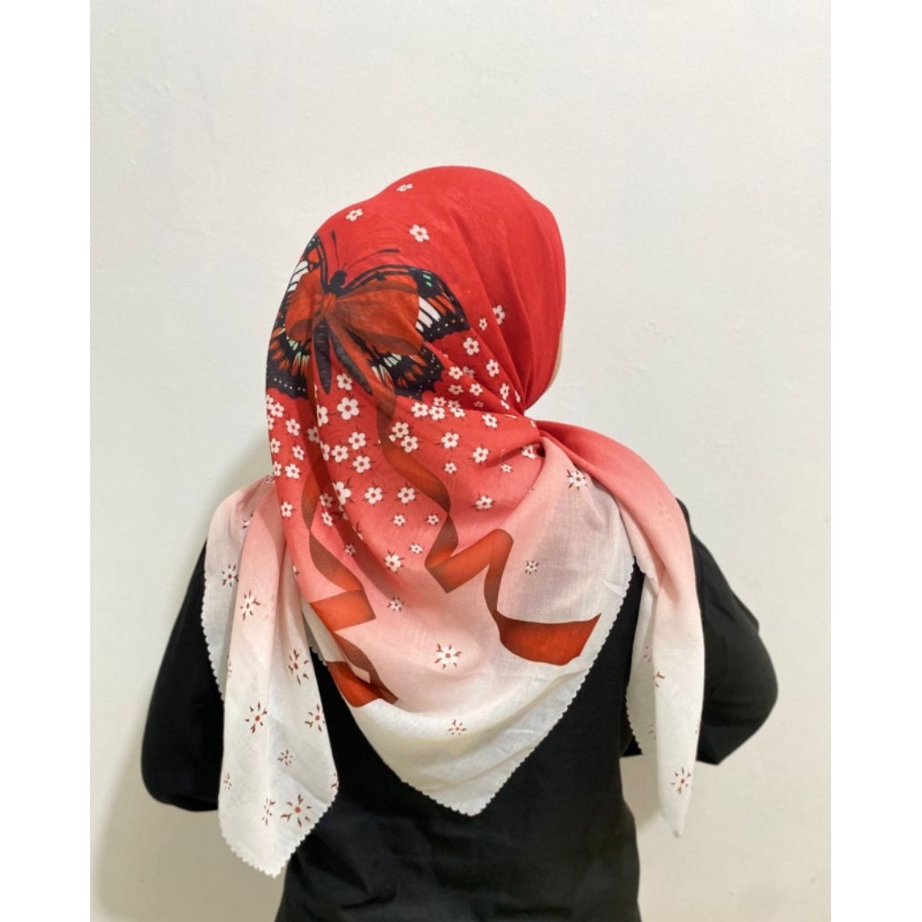 segiempat merah putih/jilbab agustusan
