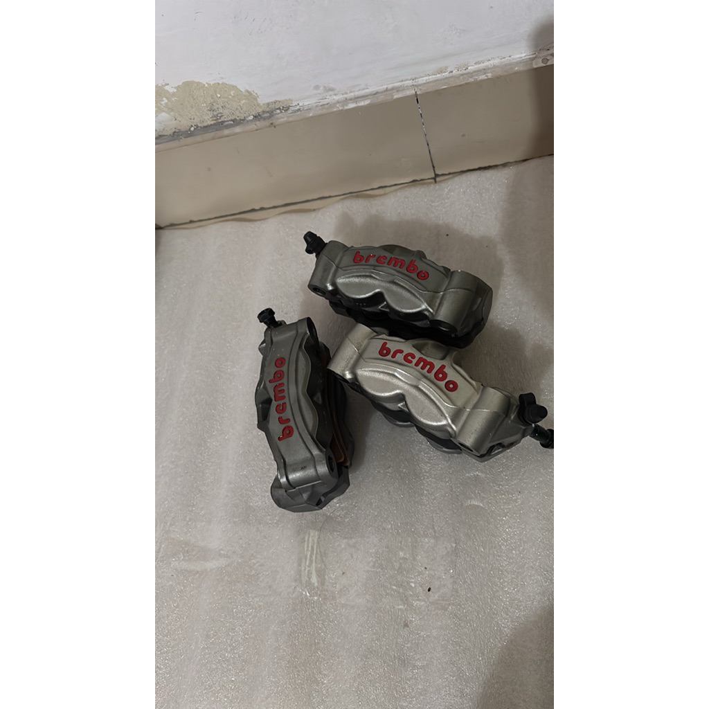 Kaliper brembo m50 kanan original copotan