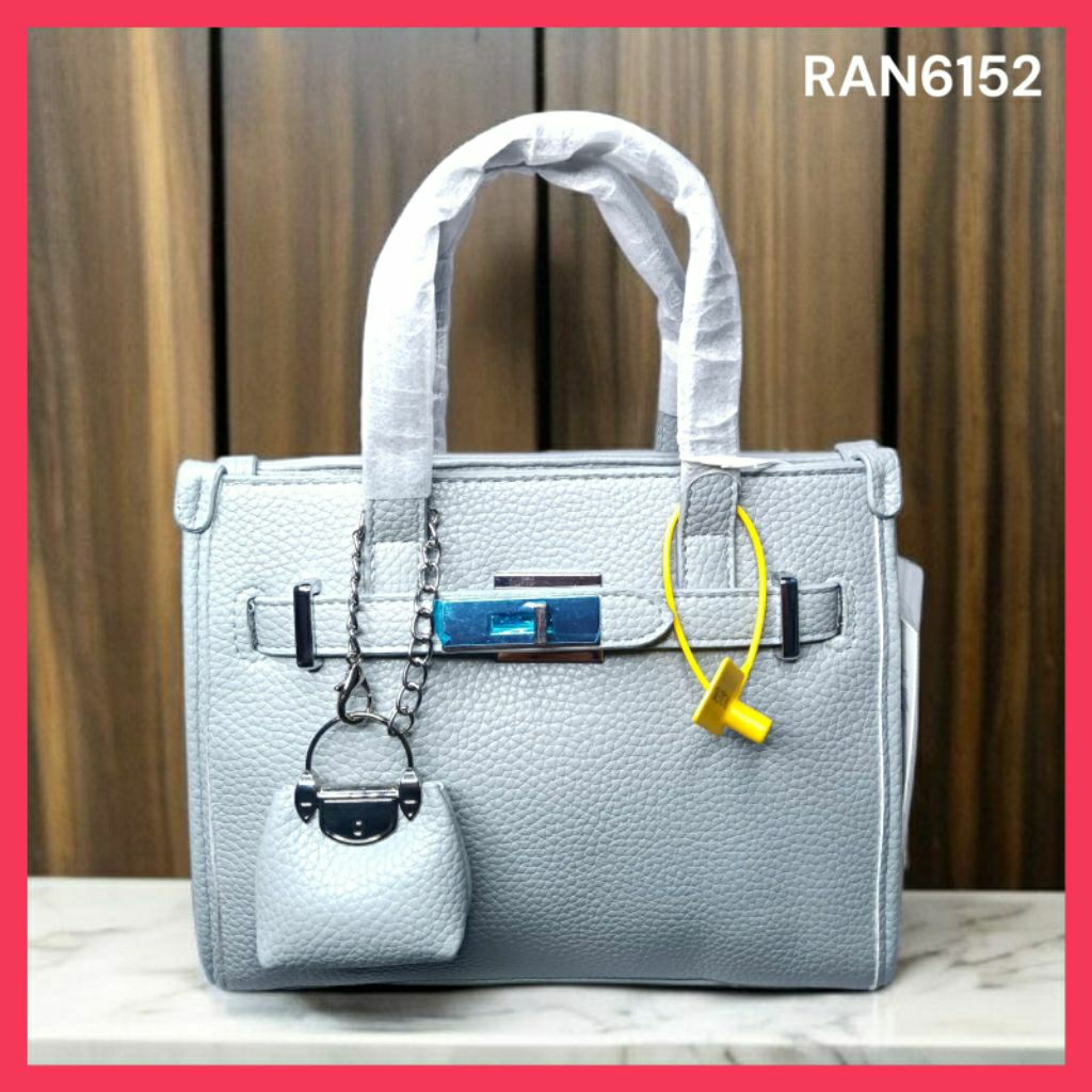 TAS CLASSIC WANITA ABU LOCK TAOLEYU