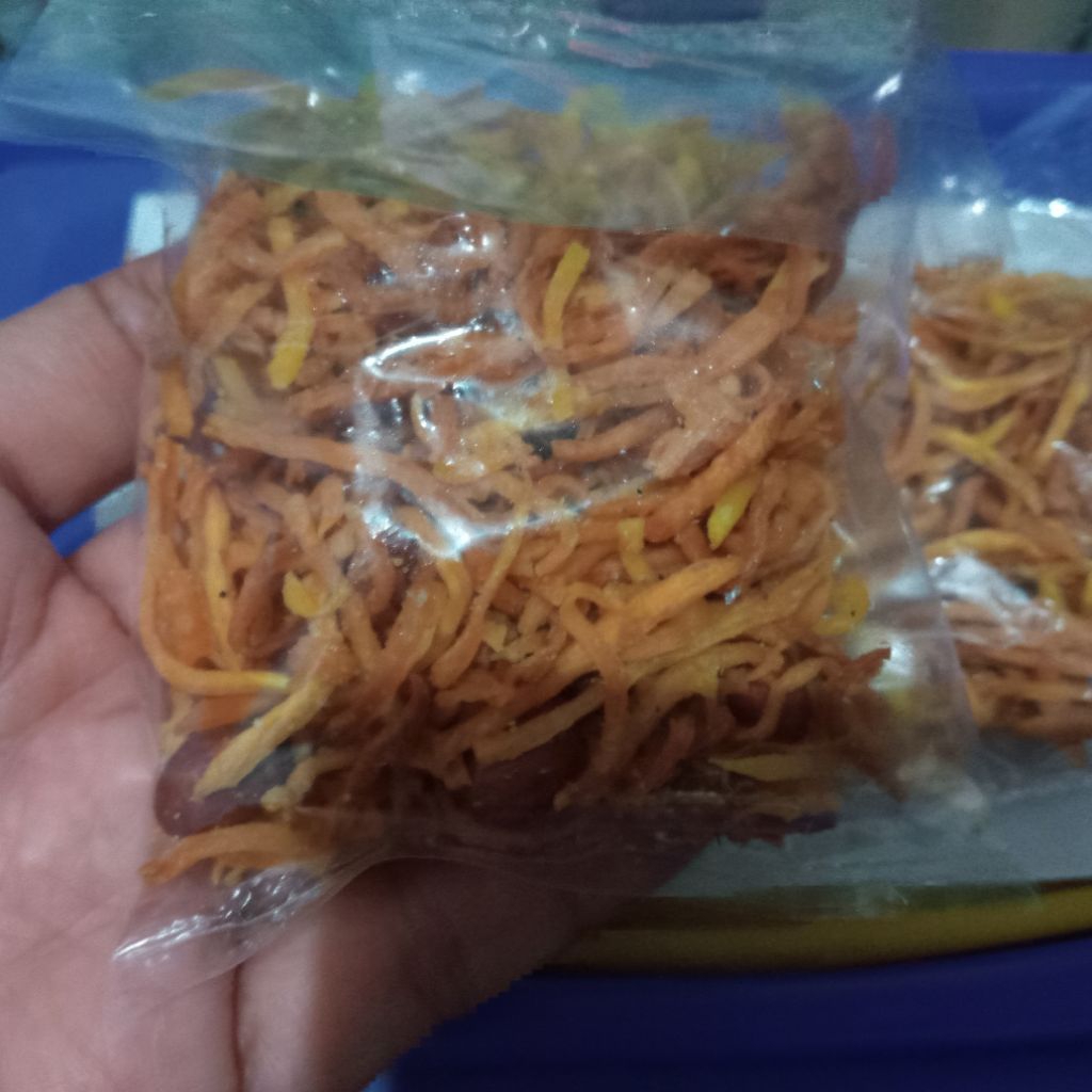 

Cemilan ubi kering gurih nagih dapat 2 kantong kecil