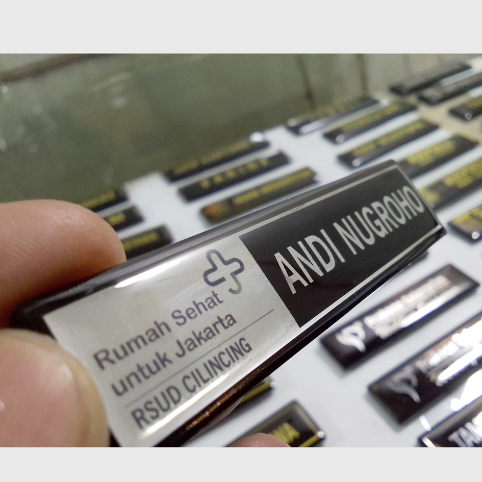 

NameTAG Papan Nama Costume Akrilik Penitik Magnet