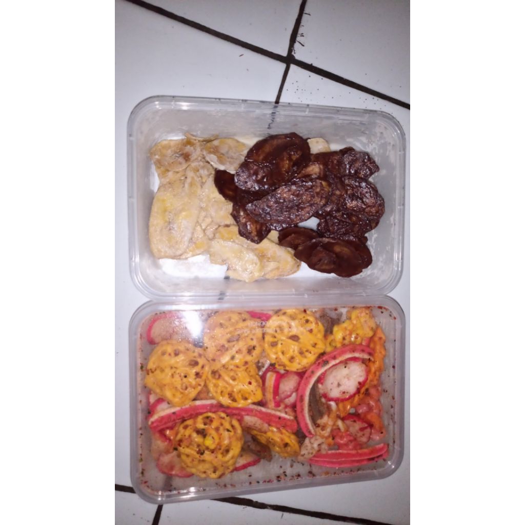 

pisang krispi +kerupuk seblak