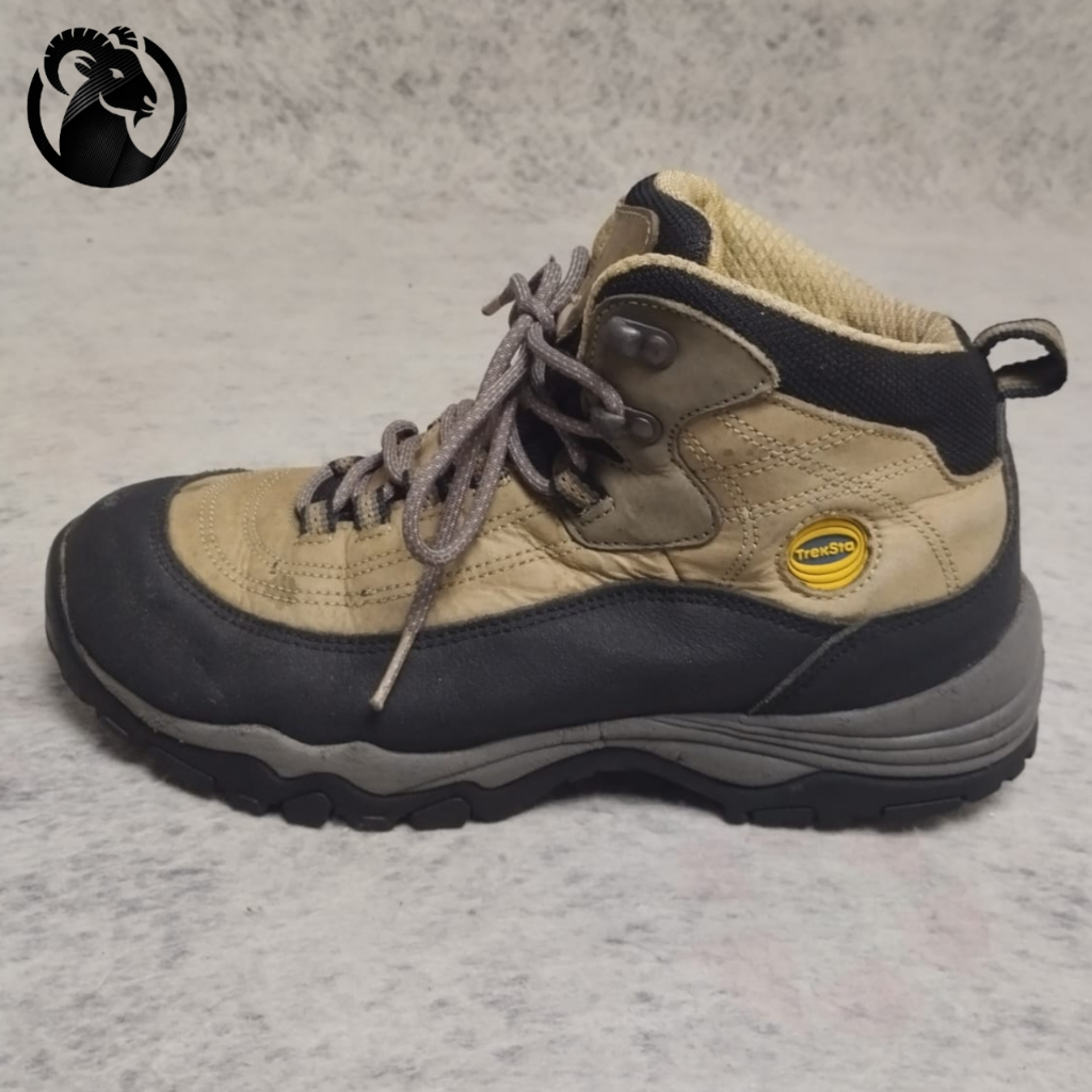 Sepatu outdoor treksta second sepatu gunung