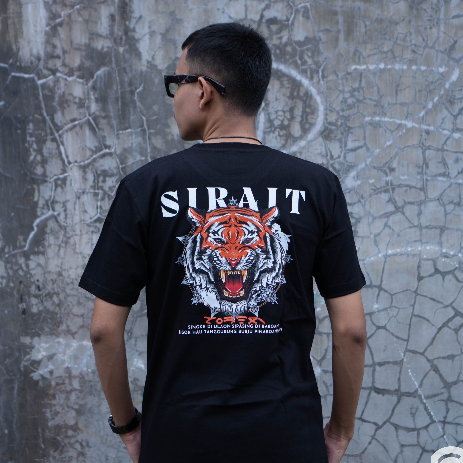 SIRAIT Premium T-shirt KAOS MARGA Sirait Kaos Batak Onanzoe T-Shirt dengan Size Chart Lengkap