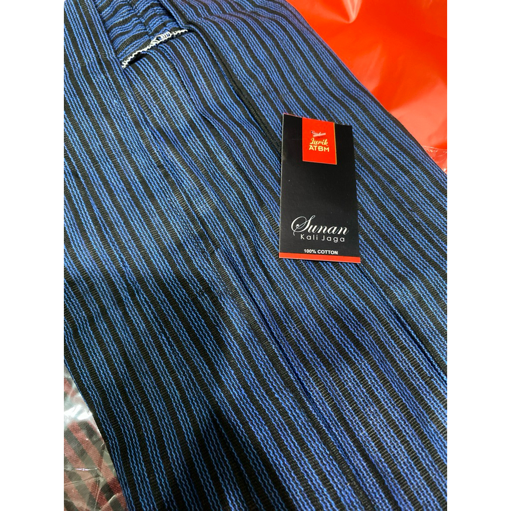 lurik atbm Jawa tengah tersedia baju dan kain