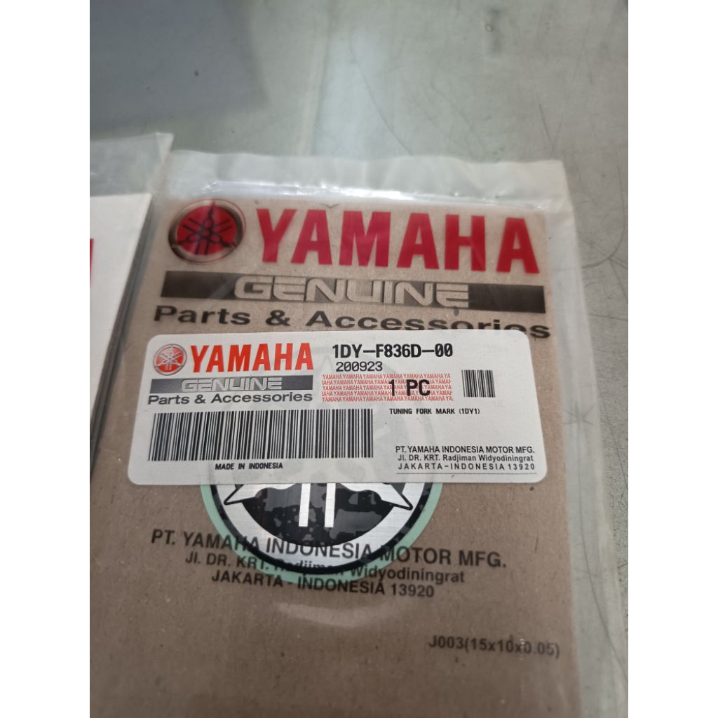 EMBLEM STIKER LOGO GARPU TALA YAMAHA JUPITER Z1 MX KING VEGAFORCE ORIGINAL YGP