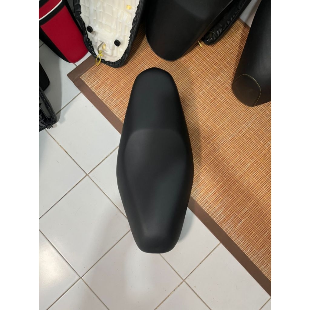 Jok Motor Yamaha Xeon GT/Rc/karbu/125 full set – Tulangan + Busa + Kulit Polos | Jok Siap Pasang | N