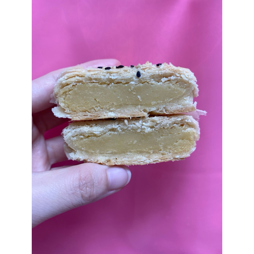 

( isi 6 pcs ) Bakpia renyah isian tausa kacang hijau / halal / homemade