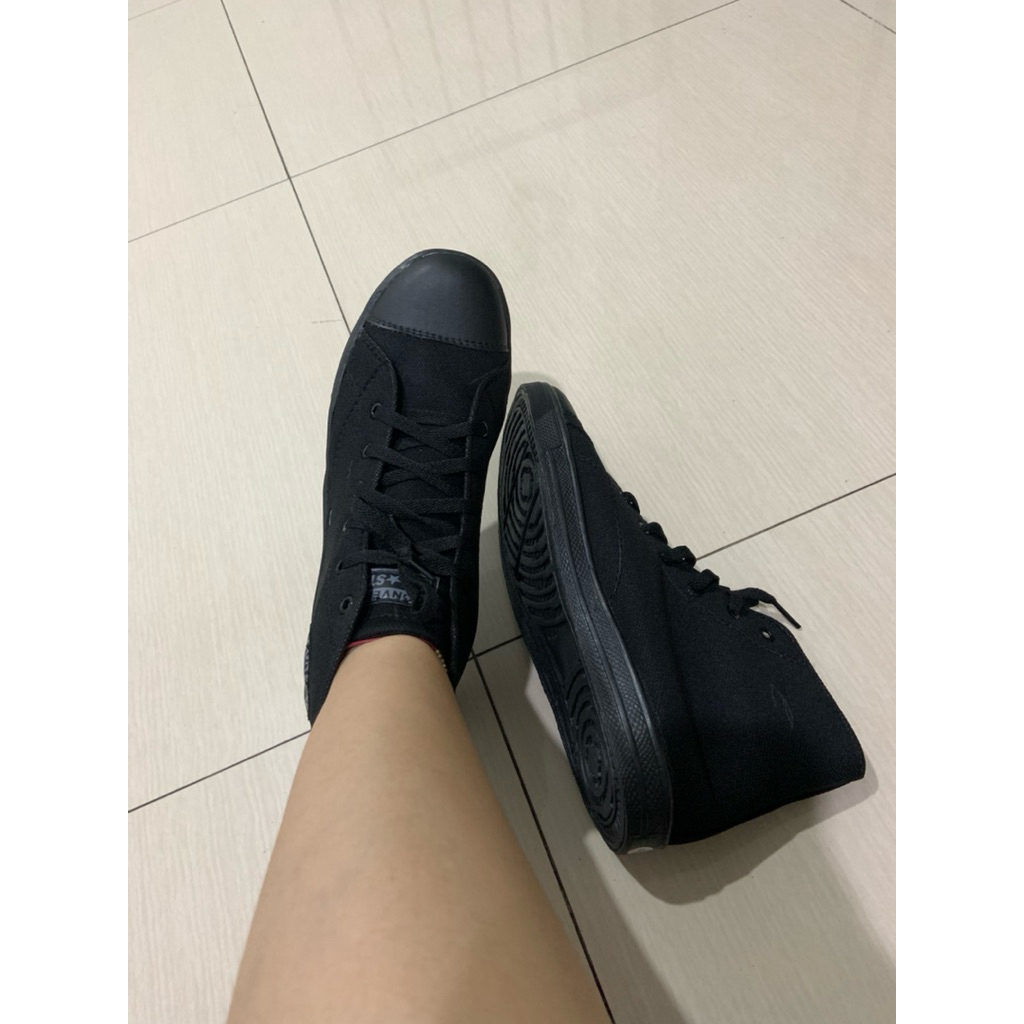 Sepatu Boots Sneakers All Star Pria / Wanita Size 41 - Preloved