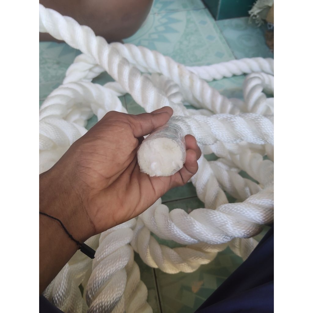 

Tali Nilon Besar atau Tali Tambang Nilon Besar Ukuran 32MM (HARGA PER METER)