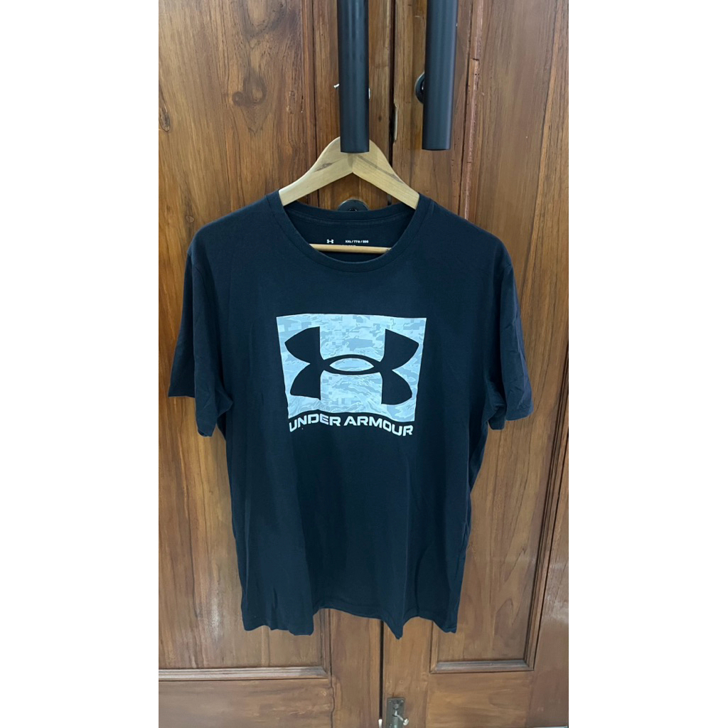 Kaos pria under armour preloved