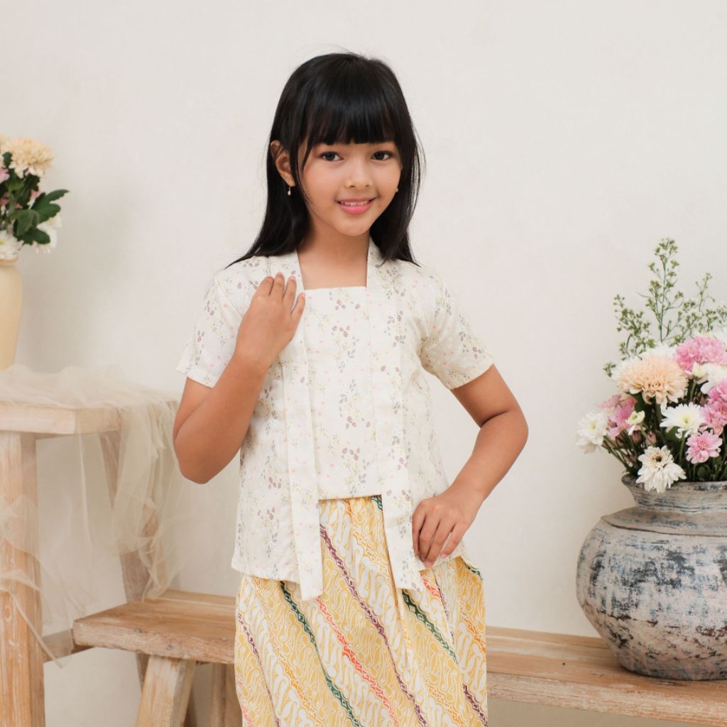 Kebaya Anak Kutu Baru Katun Jepang Gendhis Beige by Khalisa Batik