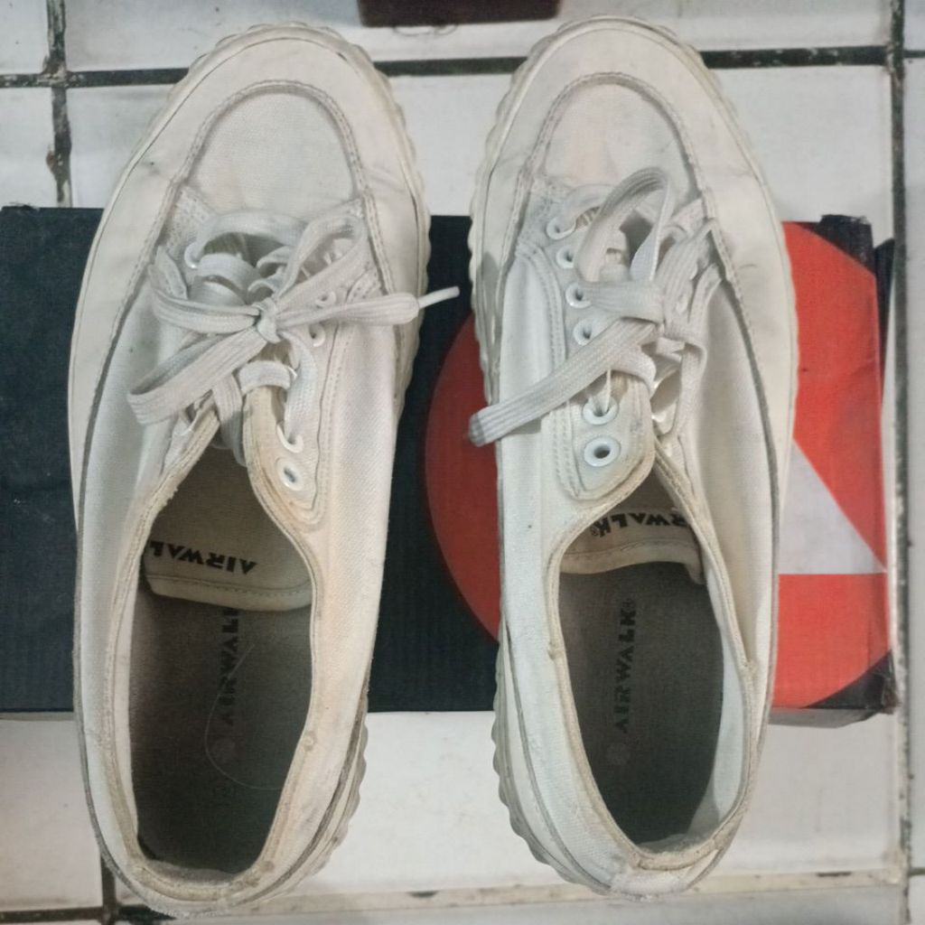 Preloved Sepatu Pria