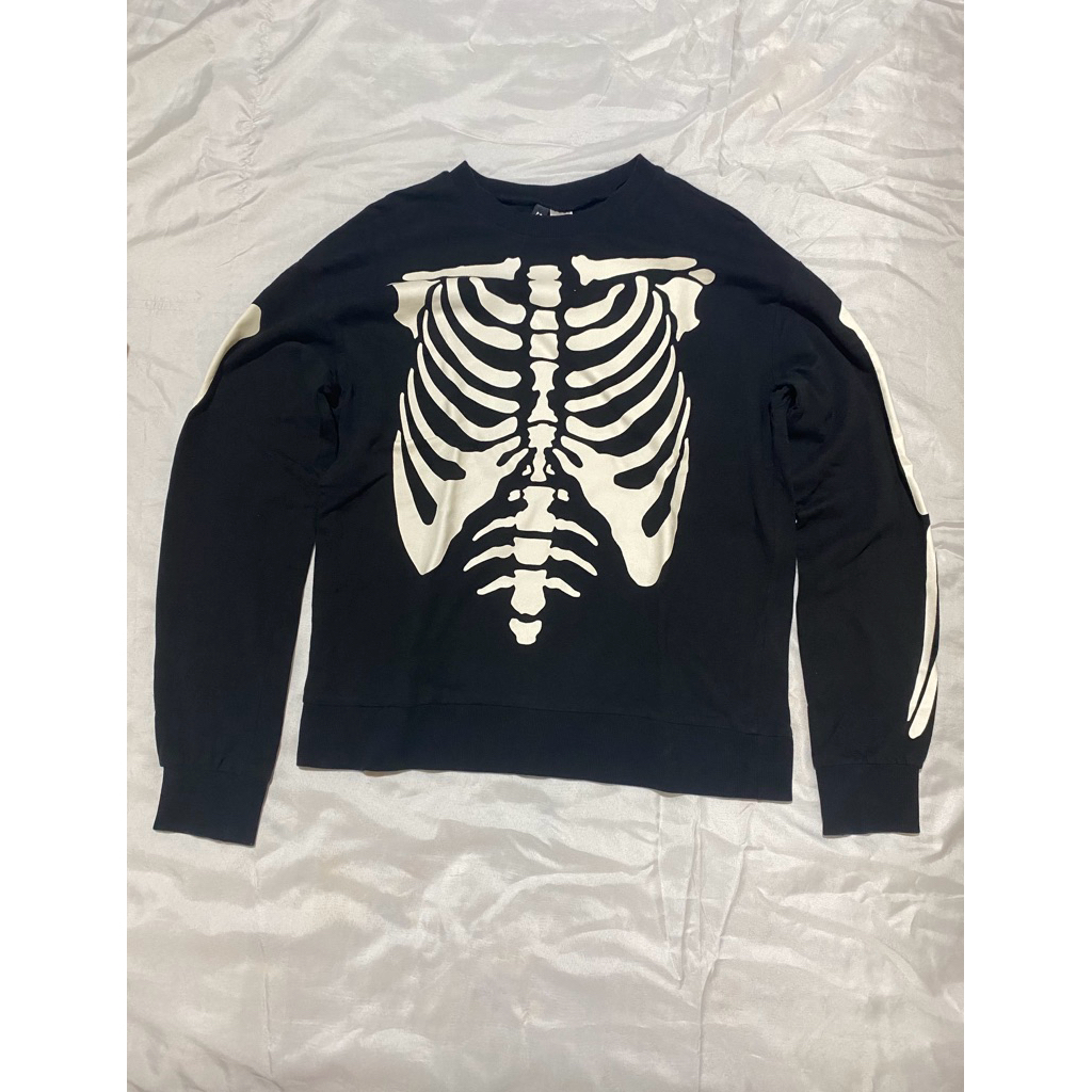 (Pre-loved h&m) sweater hitam skeleton halloween