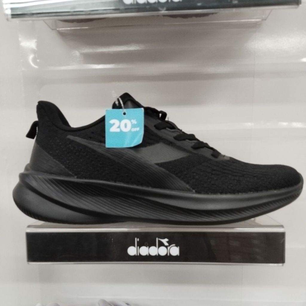 DIADORA PIERRE XR250704M RUNNING UNISEX SHOES_FULL BLACK