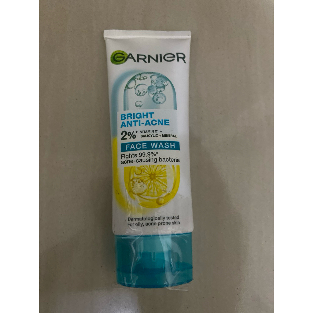 Garnier Bright Complete 3-in-1 Anti Acne Facial Wash