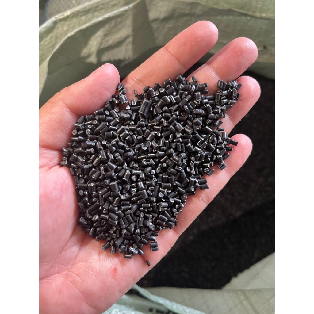 BIJI PLASTIK PP DAUR ULANG RECYCLE HITAM PEKAT KARUNG