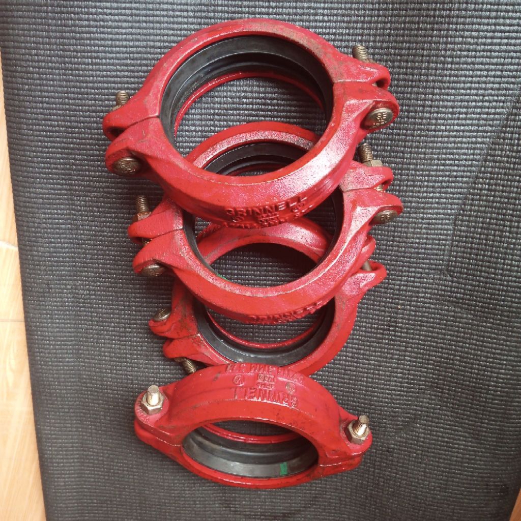 Clamp Coupling Pipa besi 4 inchi