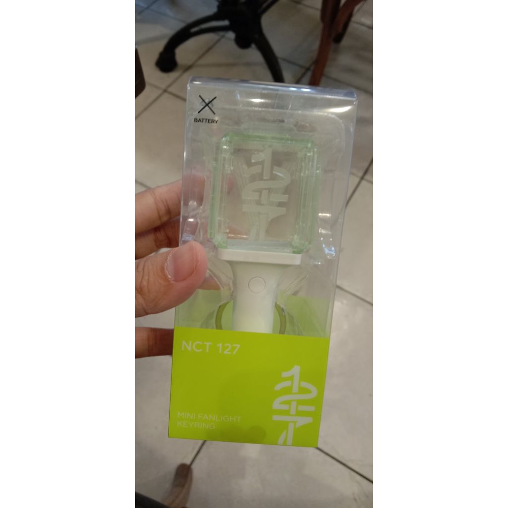 [BOOKED] new fanlight mini lightstick keyring official SM emblem mix nct 127 wayv