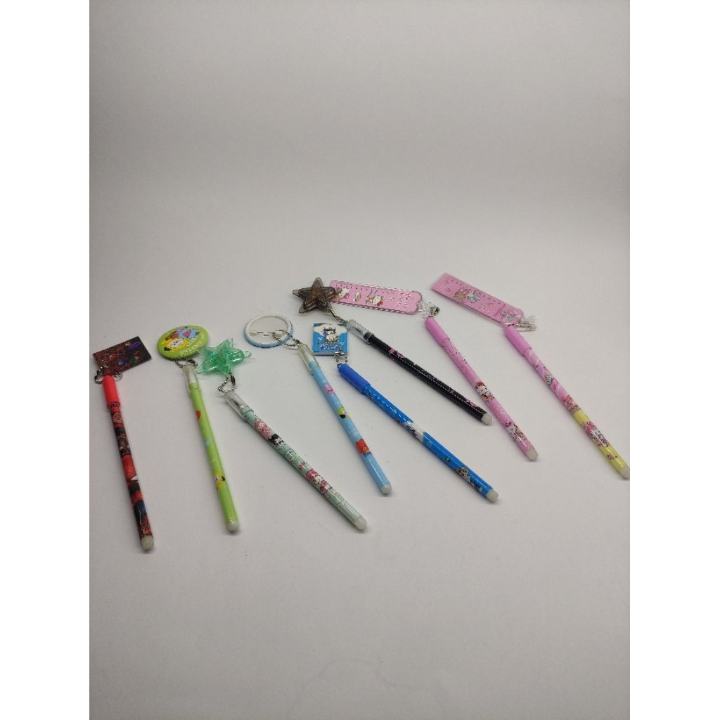 

PULPEN + GANTUNGAN KARAKTER