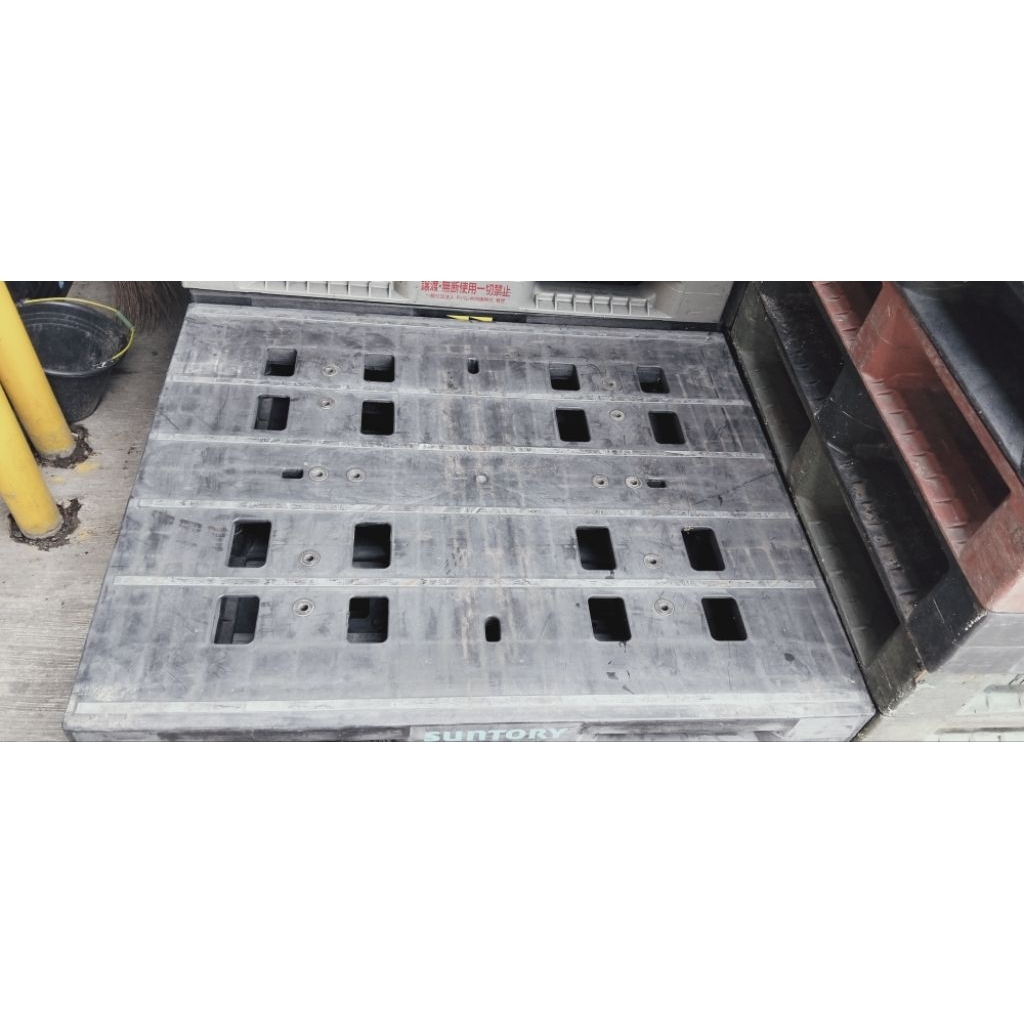 

jual palet plastik Kirin second berkualitas ukuran 110x90x15termurah