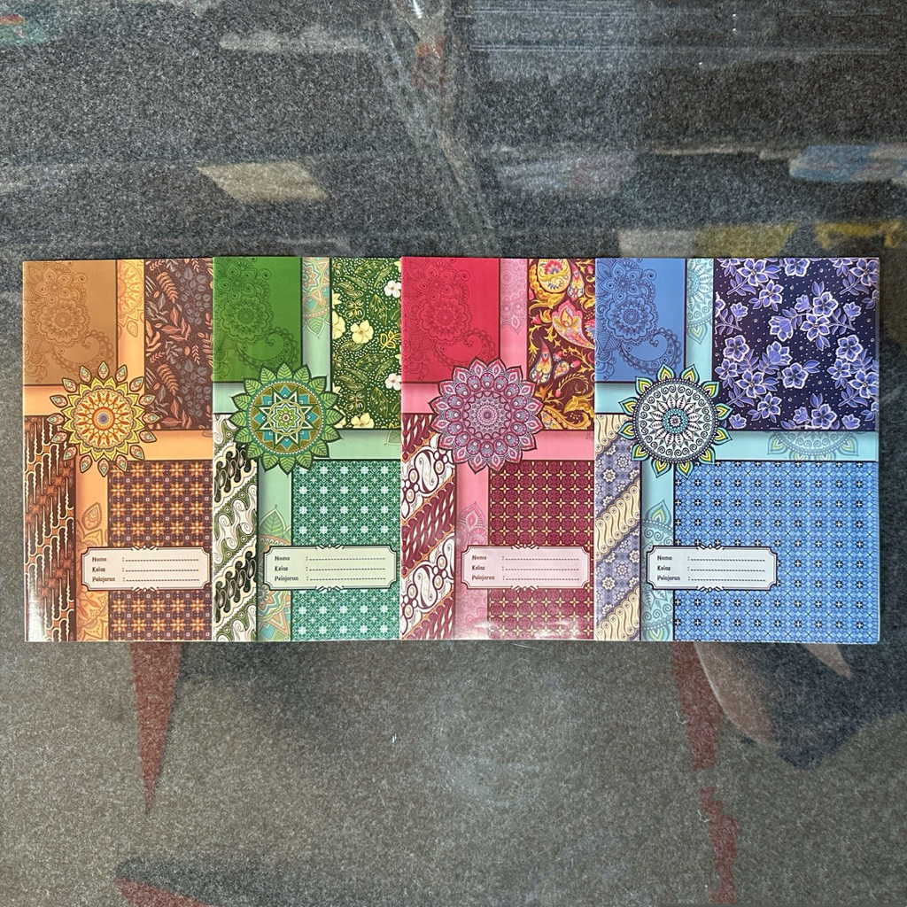 

Sampul Buku Kertas Kwarto SIMPATY SB-Q 02 Motif Batik [1 PACK]