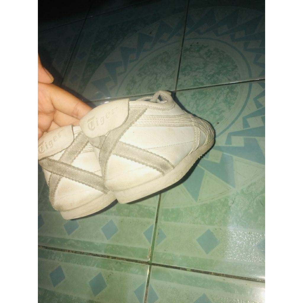 preloved onitsuka tiger - cream hijau original