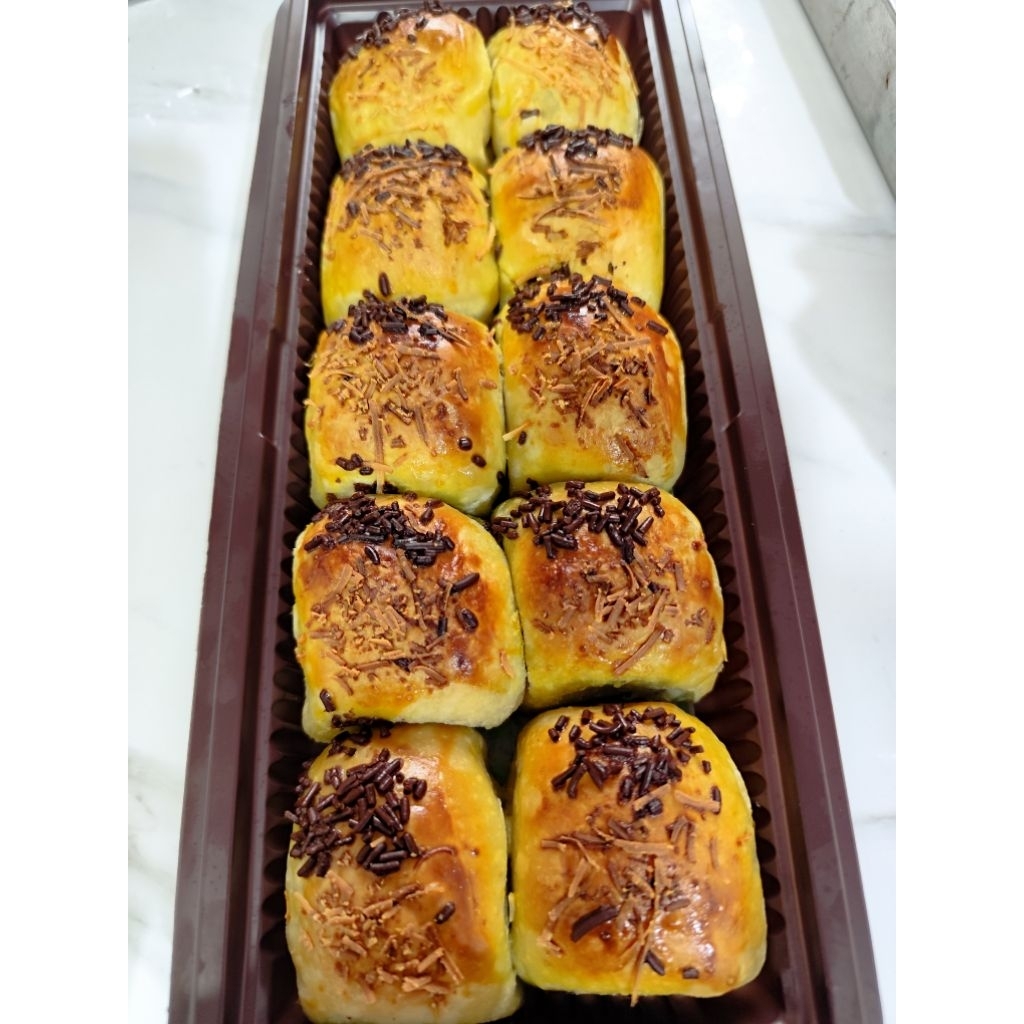 

bolen pisang isi 10pcs