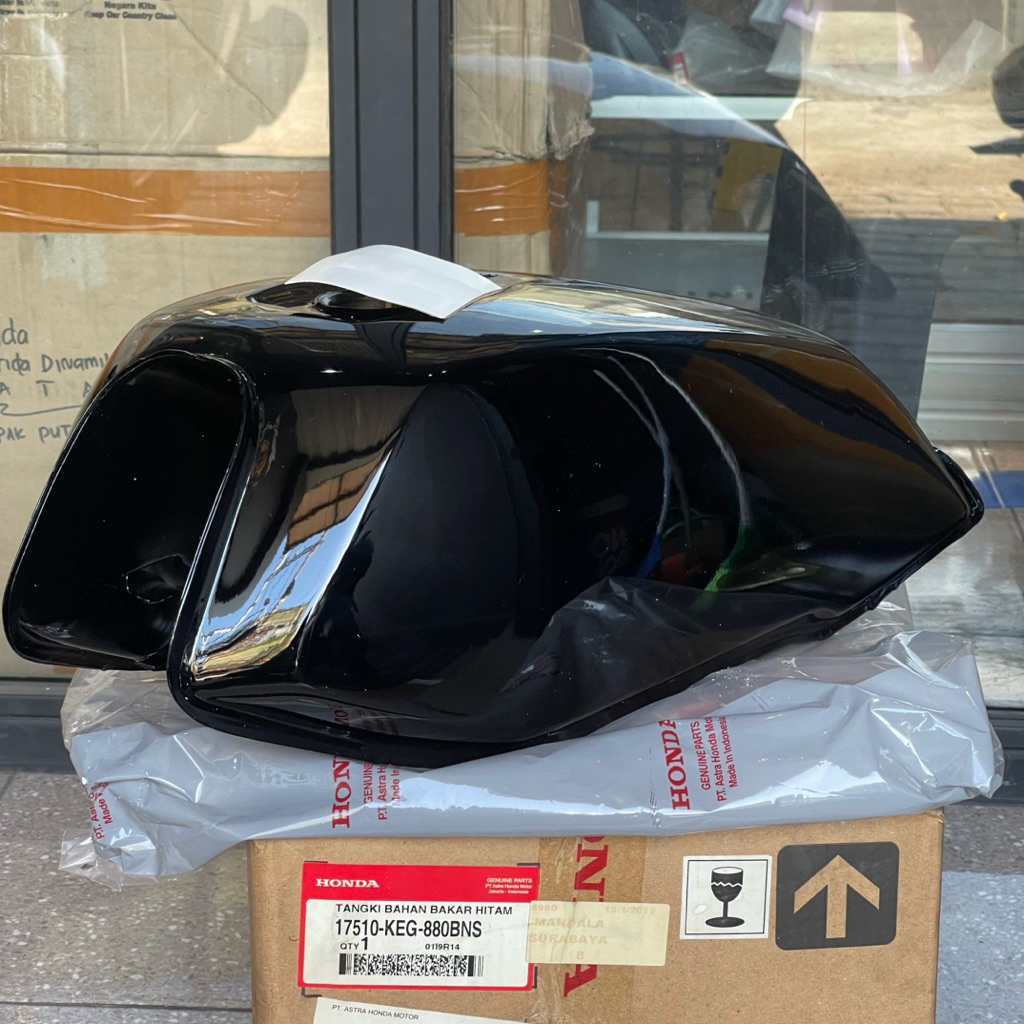 TANGKI BENSIN GL MAX GL NEO TECH HITAM ORIGINAL AHM 17510 KEG 880BNS