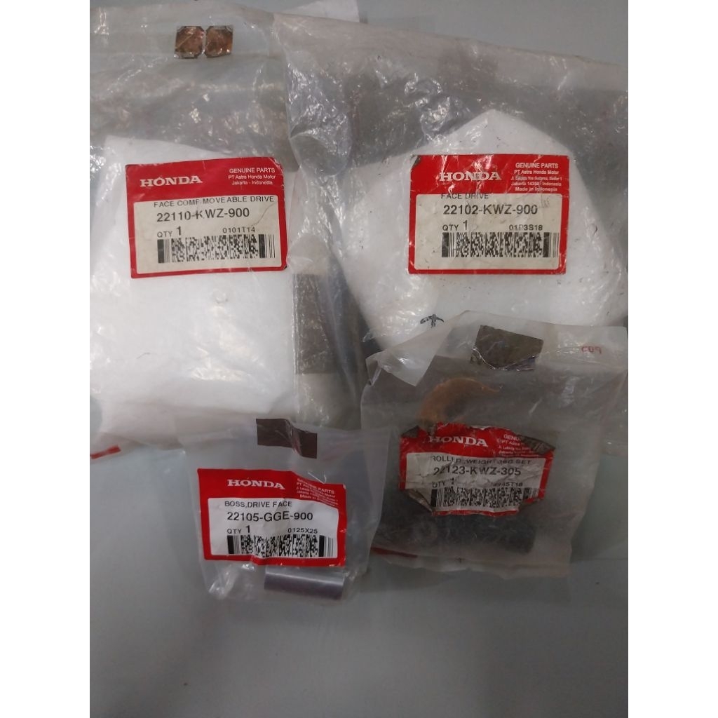 Rumah roller plus Kipas rumah roller plus Bos plus Roller untuk motor Revo 110 AT number part 22110K