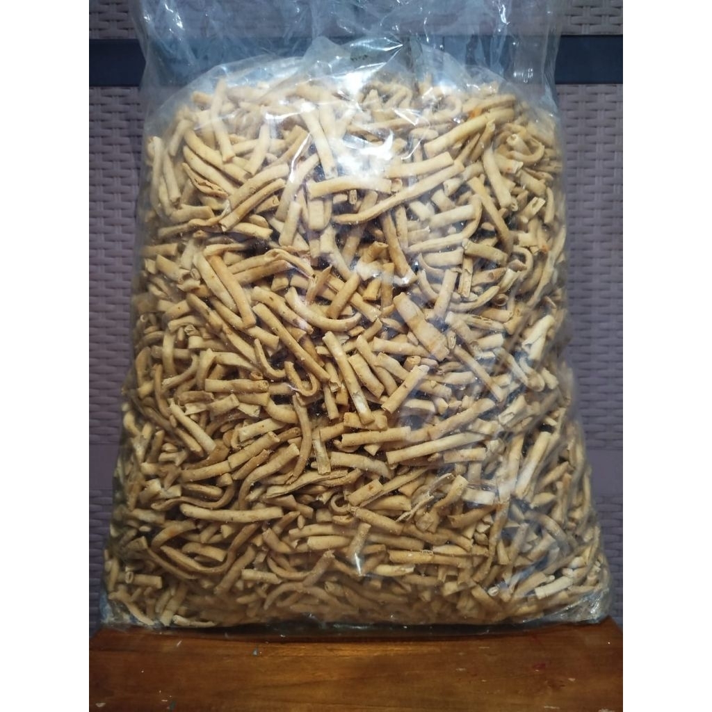 

Cemilan enak kerupuk bawang stik/stik bawang pedas/free bubble wrap