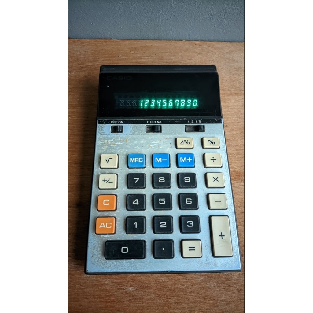 

kalkulator jadul Casio j-30