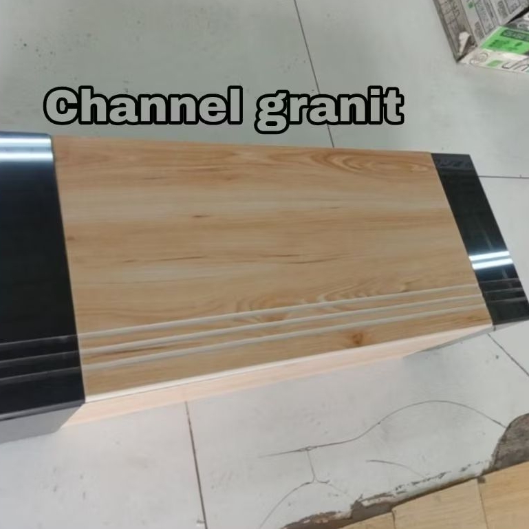 Granit anak tangga 30×80 dan 20×80 natural kingwood Kombinasi Hitam Polos