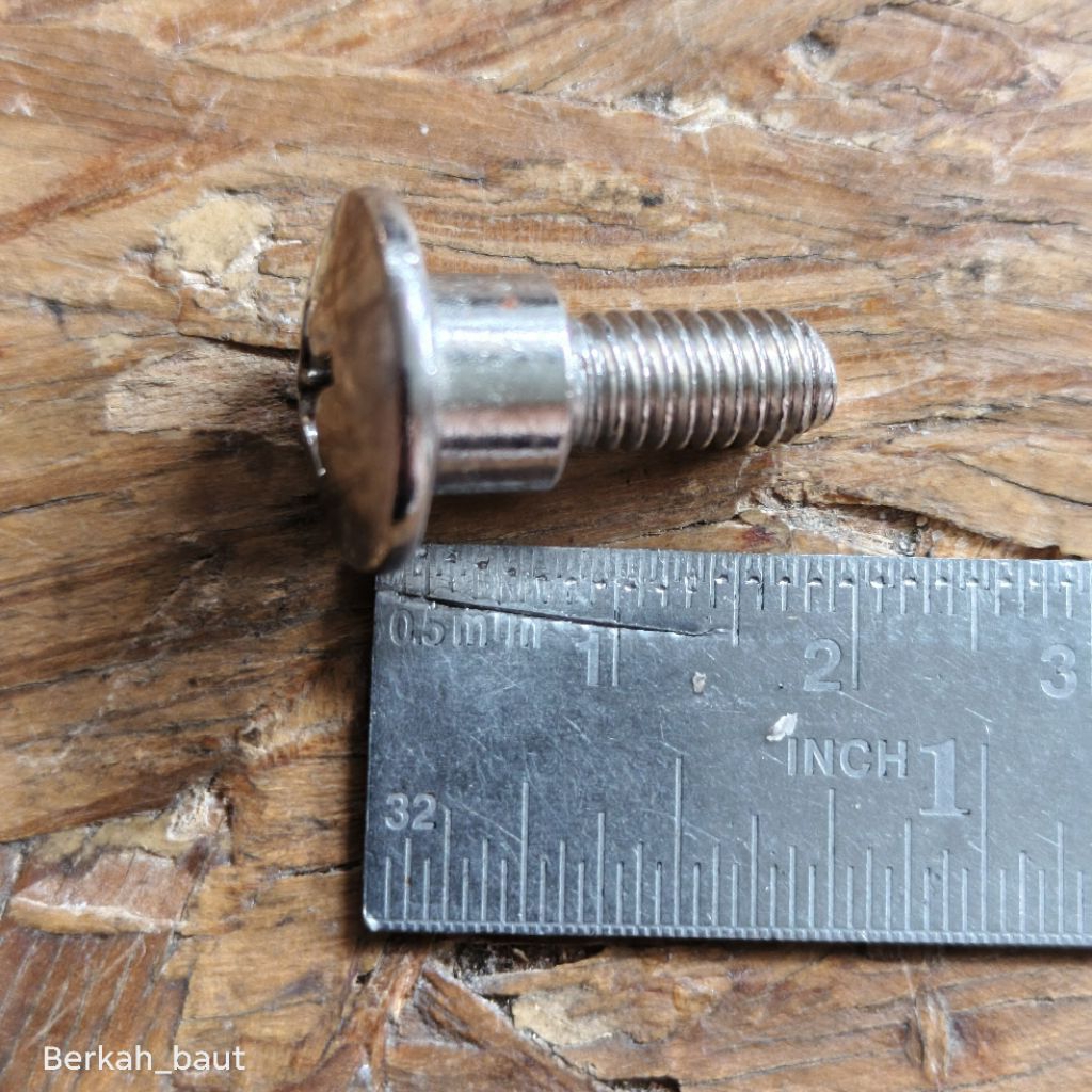 Baut sayap body motor supra