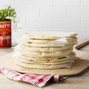 

pizza dough siap olah, frozen pizza ukuran 24cm siap olah