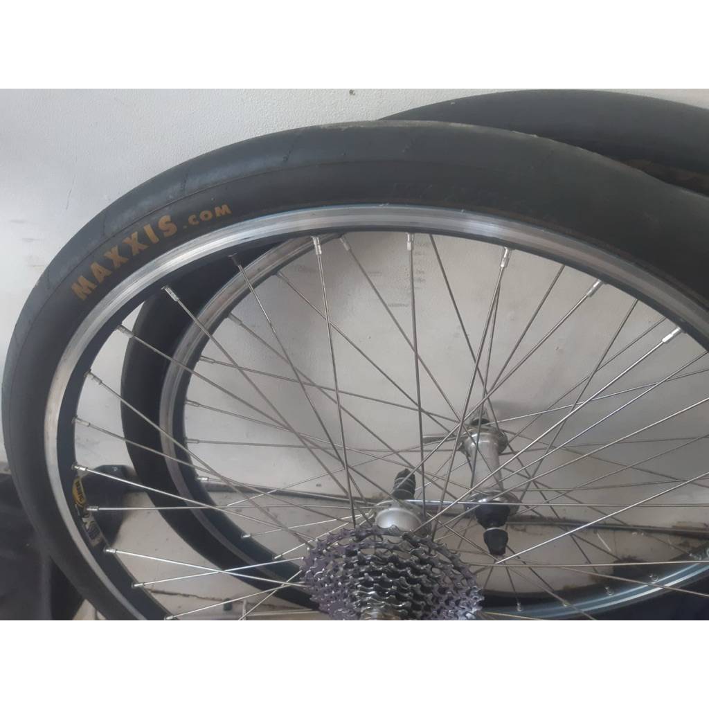 wheelset hub+QR XT, rim mavic, ban maxxis,