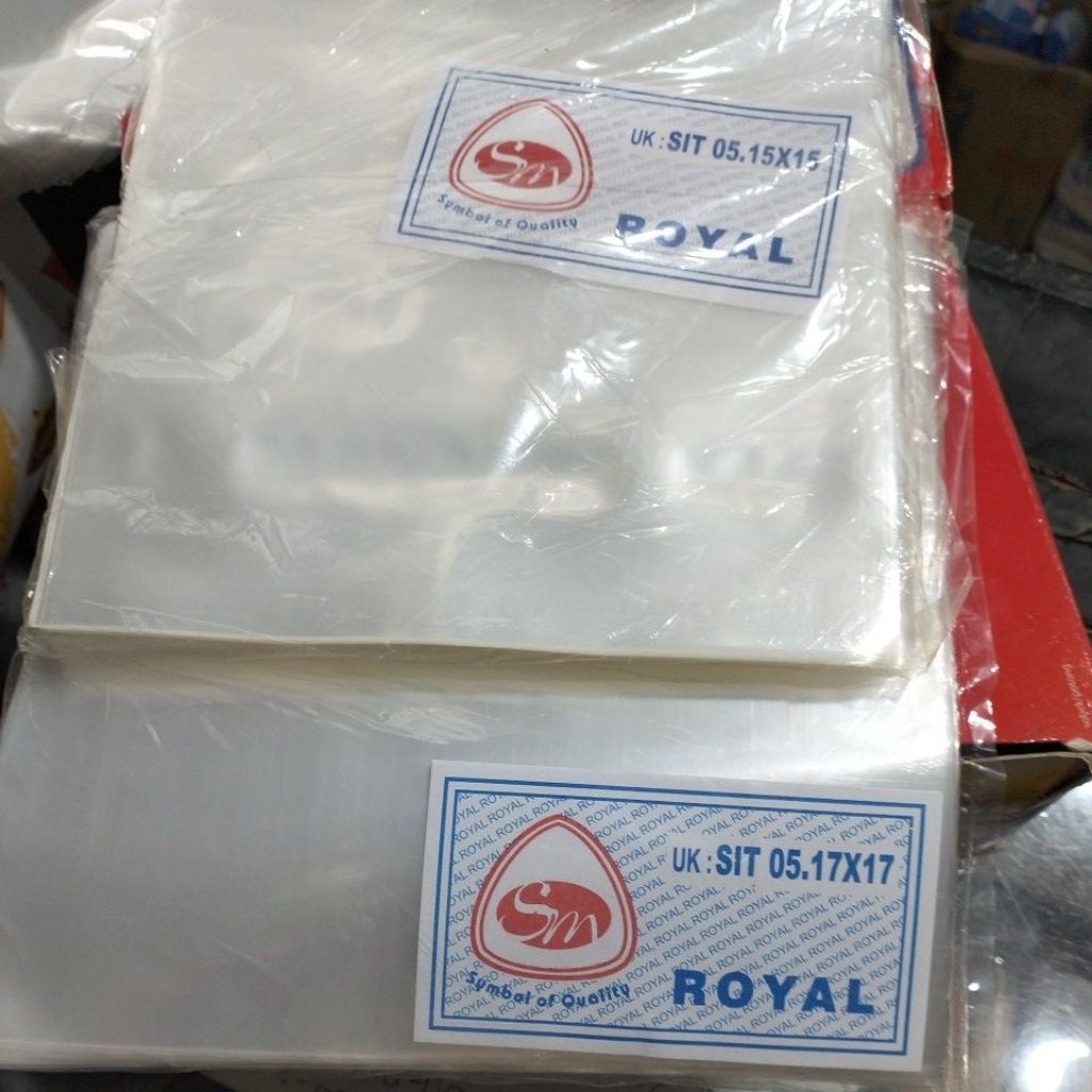 

plastik lembaran/sheet pp 05 17x17 cocok buat bungkus kue