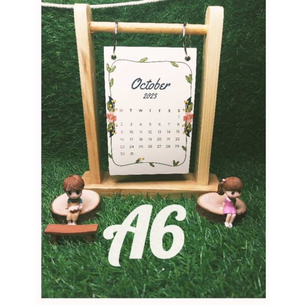 

stand menu meja restoran ukuran A6 | tempat gantungan nomor & kalender | stand menu kayu