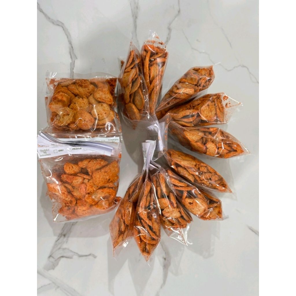 

Baso gepeng pedas | gurih | renyah | Pedas | Camilan | Asin | Snack Makaroni Bantat Cemilan Macaroni murah organik original Daun basreng rasa pedas 5 Mix jajanan kekinian Goreng