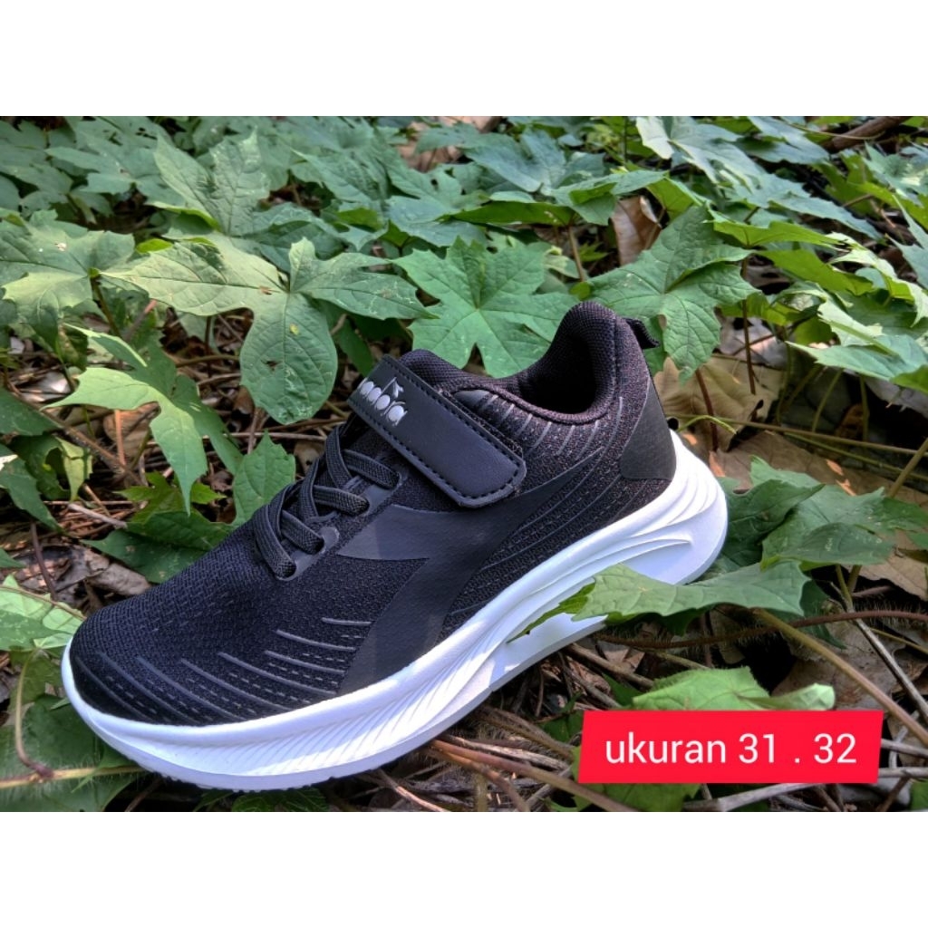 sepatu sport sekolah anak import branded diadora hitam