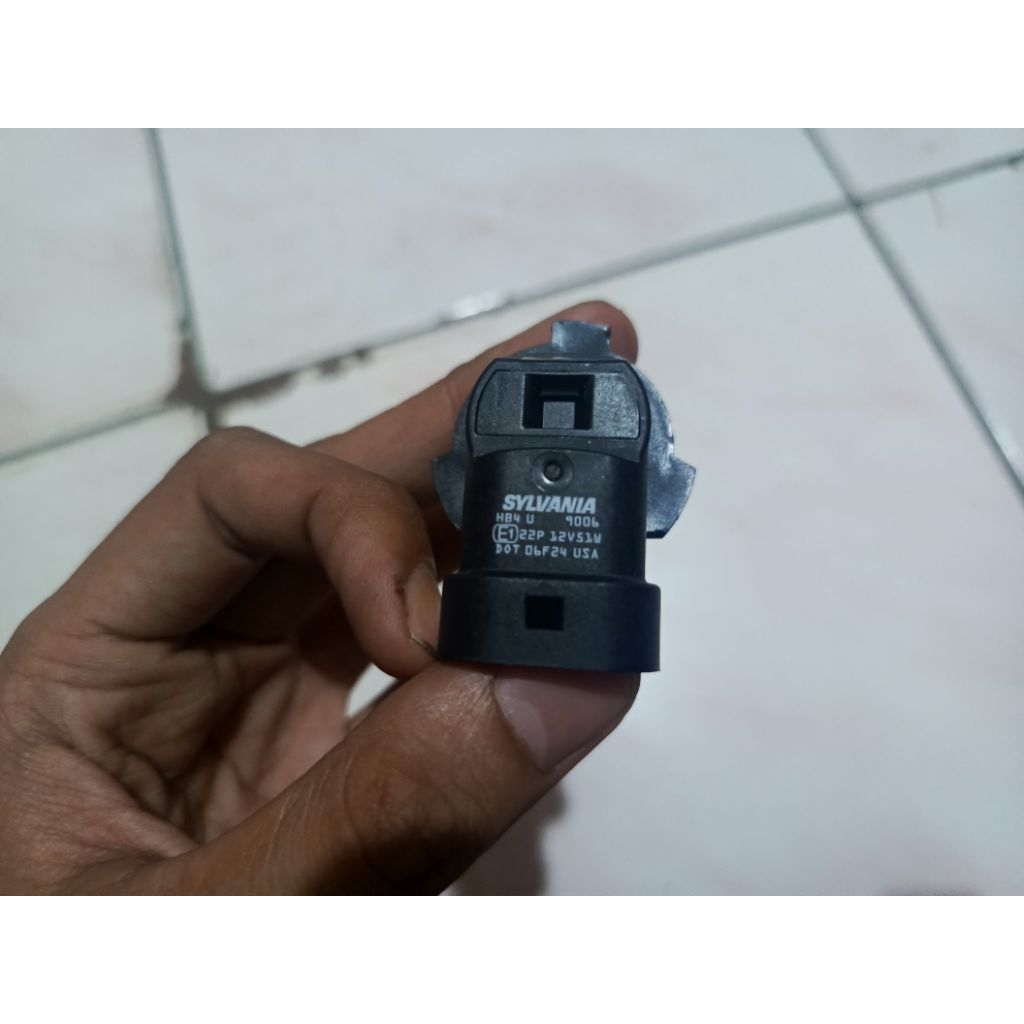 Bohlam HB4 12V 51W Sylvania Bohlam Lampu Sylvania HB4