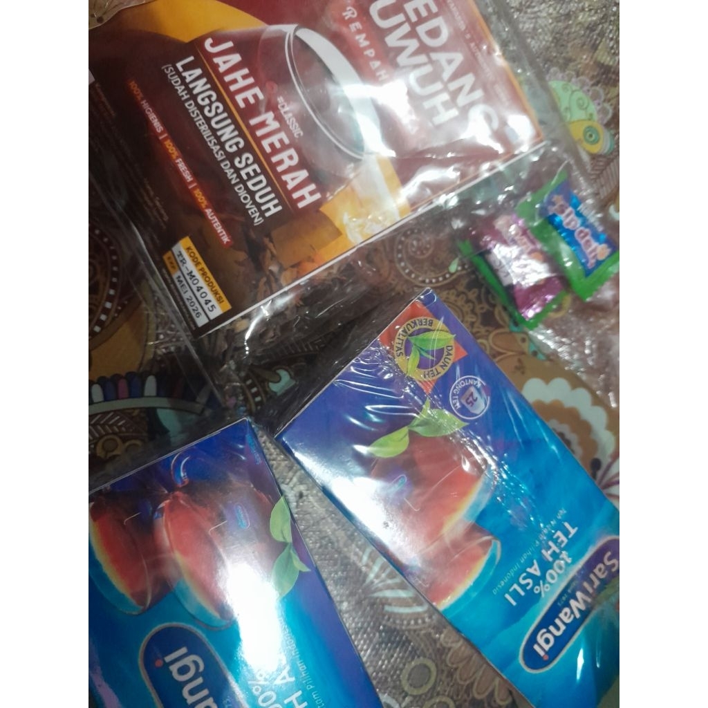 tumbler, botol minum, teh sariwangi, wedang uwuh