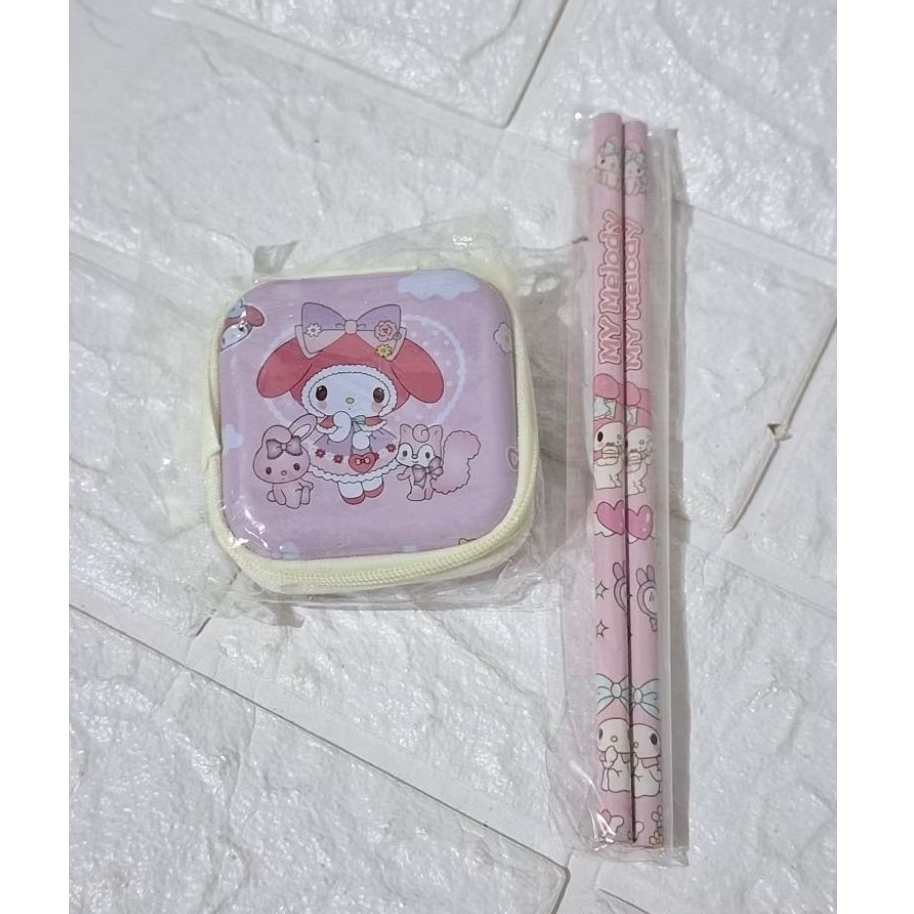 

alat tulis atk motif melody sanrio pink pensil dan tempat sesuatu headset